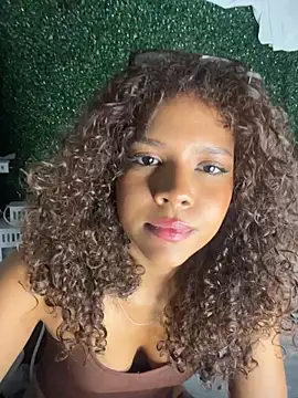 CurlyOopsieXXX