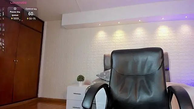 arianarousee webcam