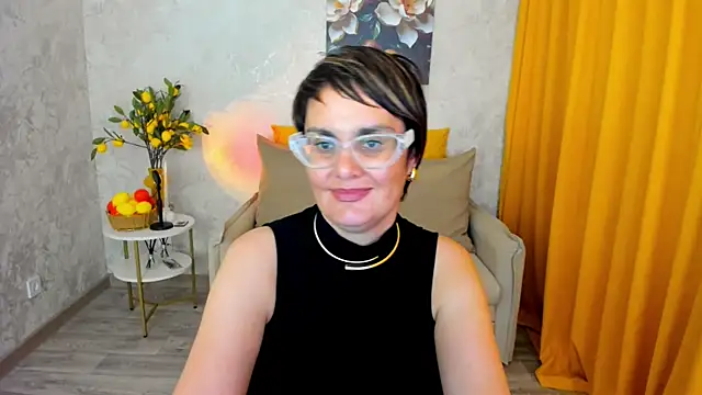 MayaNoire webcam