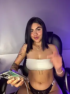 Mariana_pinkk19 webcam