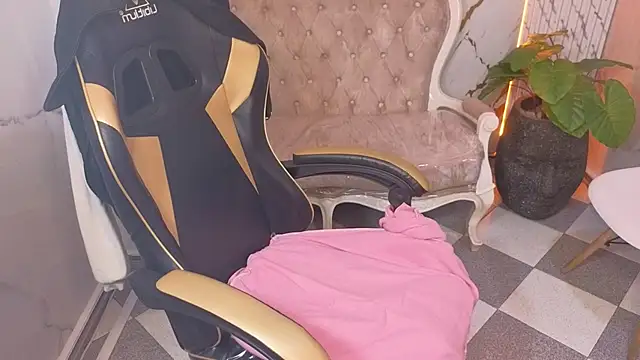 Lia_Robertss_b webcam