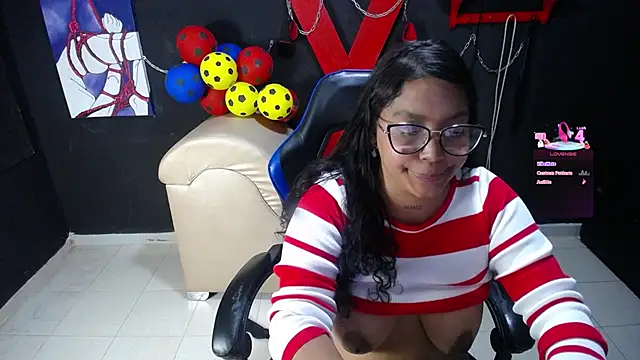 AlanaRoseeX webcam