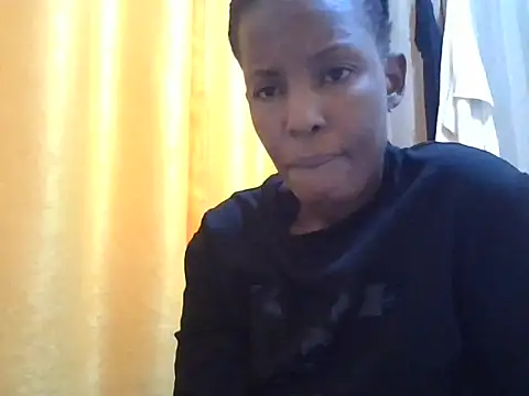 Diadinnacurvy webcam