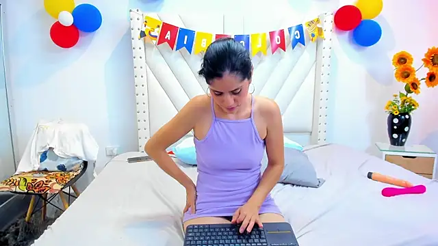 paulynavera - Paulynavera's free webcam - UK Sex Cams