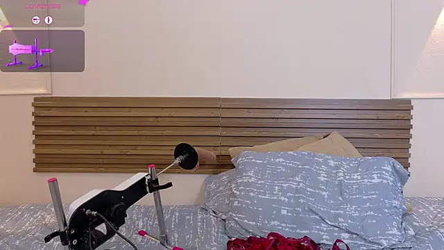 mia_gold_ webcam