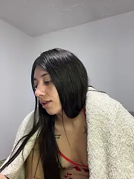 KiraKayLeiigh webcam