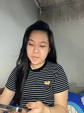 Almira6868 webcam