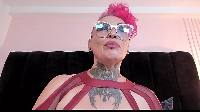 mistress_sandy live cam on StripChat