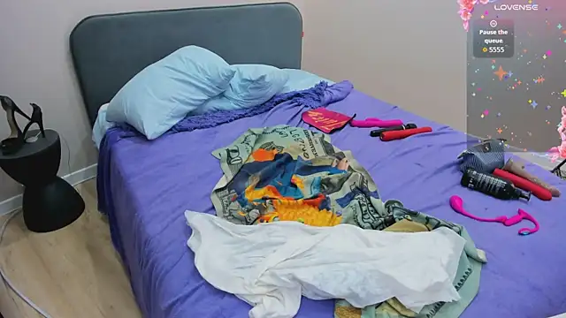 FlirtyMary webcam