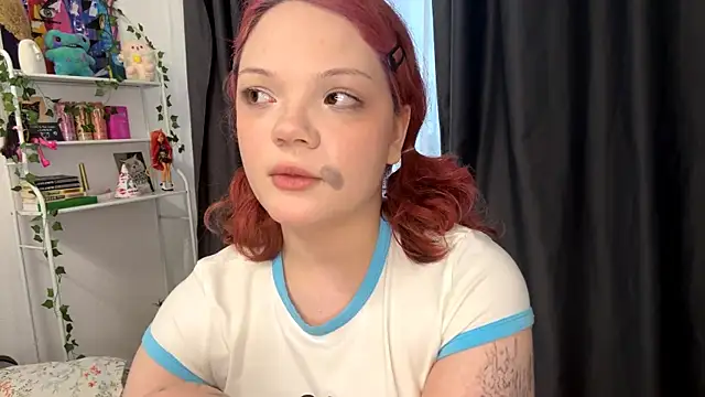 SmilingCutie webcam
