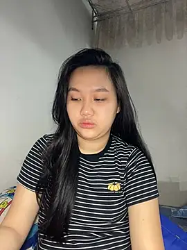Almira6868 live cam on StripChat