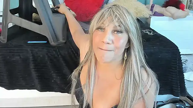 MiaMancini webcam