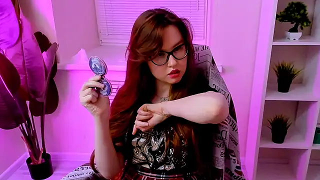 CarolGiggly webcam