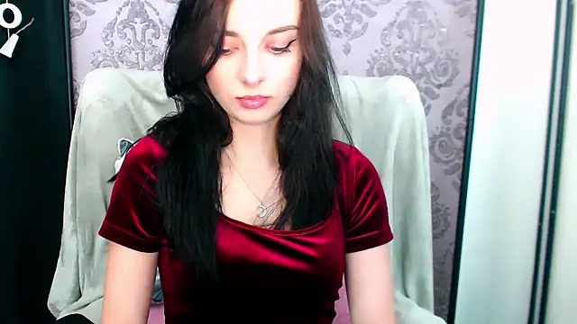 DominantLuna webcam