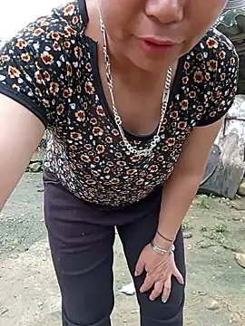 tuyet-nhi webcam