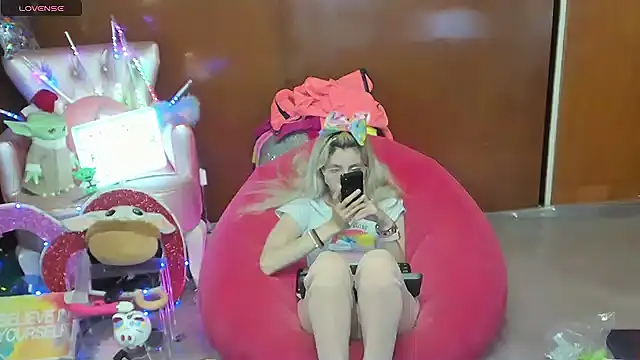 Skinygirl webcam