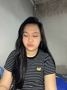 Almira6868 webcam