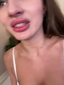 LillyNatty18 webcam