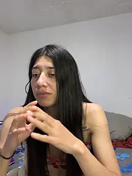 KiraKayLeiigh webcam