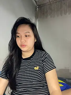Almira6868 webcam