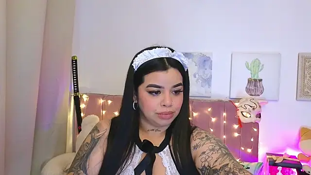 MiahJoness webcam