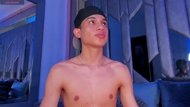 Sebax_Young webcam