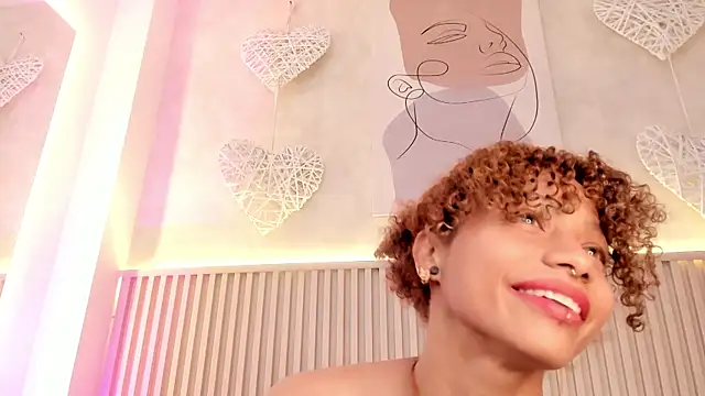 daiana_curly live cam on StripChat