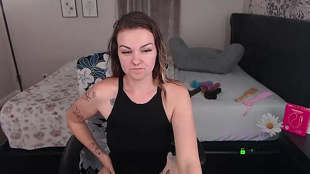 DaisieMaeXO webcam