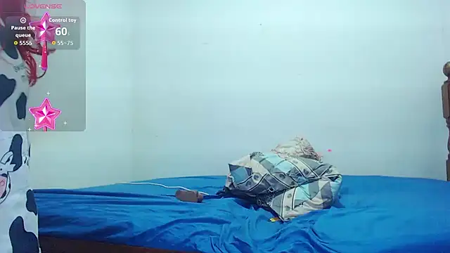 blondebitchlitle webcam