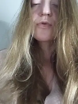 KattyLuuu webcam