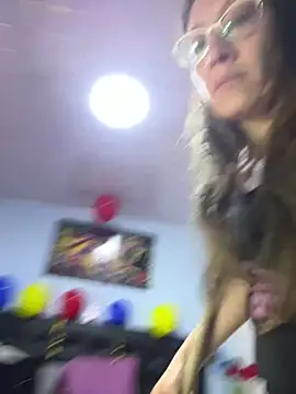 kaylaMinov_ webcam