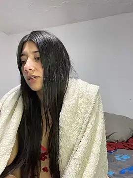 KiraKayLeiigh webcam
