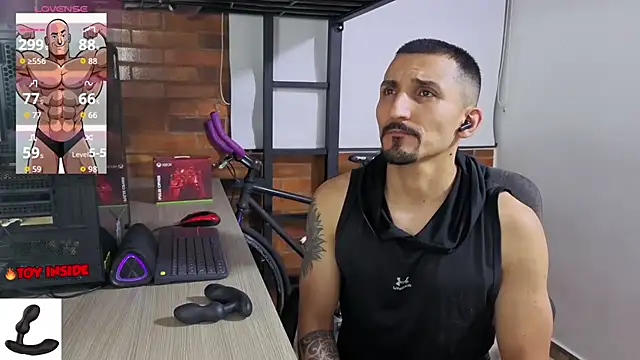 Marck_Muscle webcam