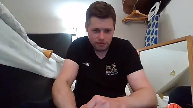 AnalLove1990 webcam