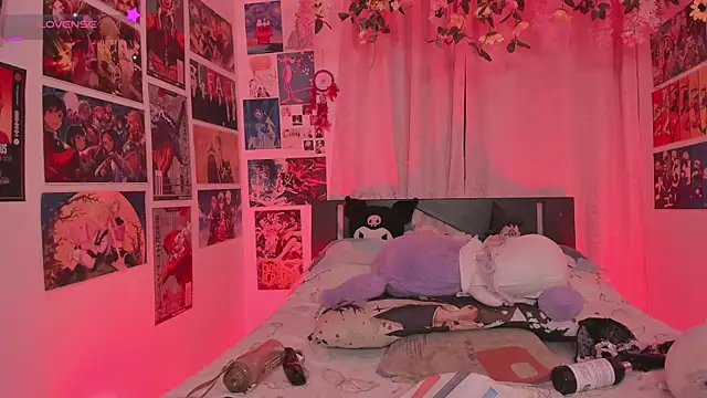 MissCurvyTop webcam