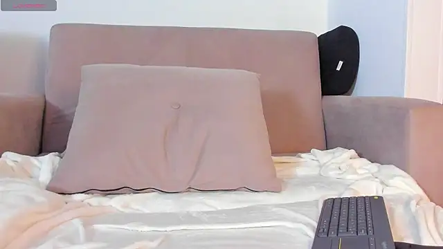 marie_pourtoii webcam