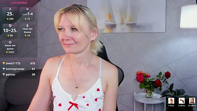 Julie_Lucas webcam
