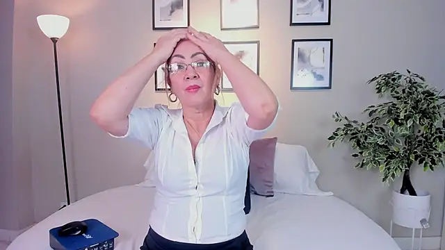 Victoria_Firee webcam