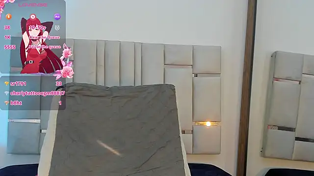 Mikaela-Banes webcam