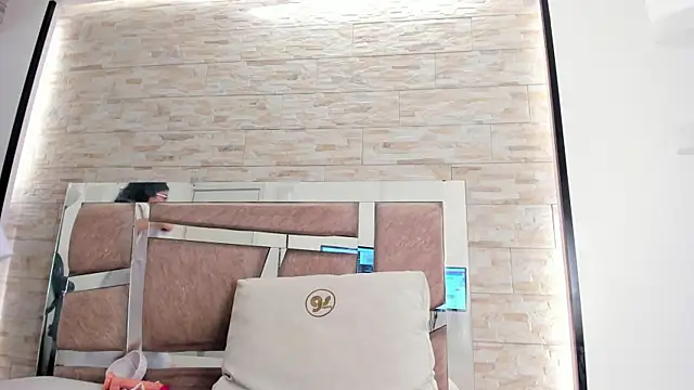 cristine_colins webcam