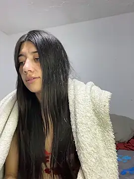KiraKayLeiigh webcam