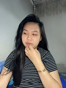 Almira6868 webcam