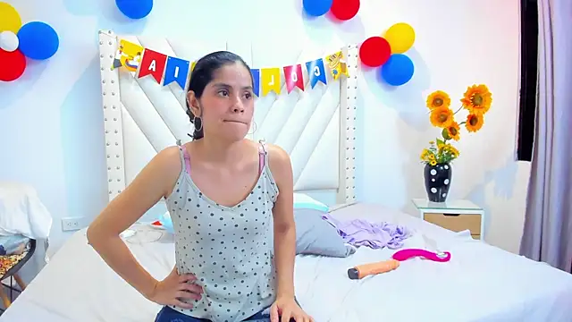 paulynavera - Paulynavera's free webcam