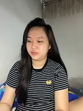 Almira6868 webcam