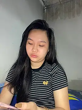 Almira6868 webcam