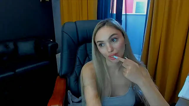 HaleySweet18 webcam