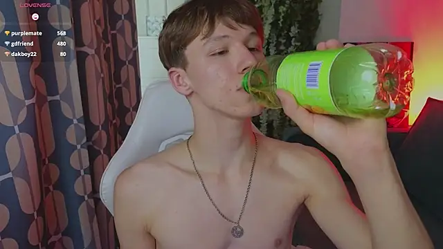 cuMte_boy webcam