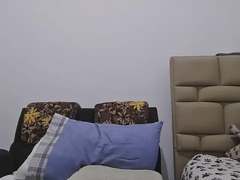 skinnylatino51 webcam