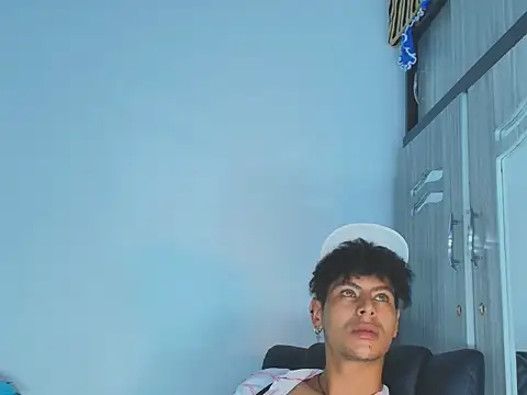 ThiiagoSaeenz live sex cam