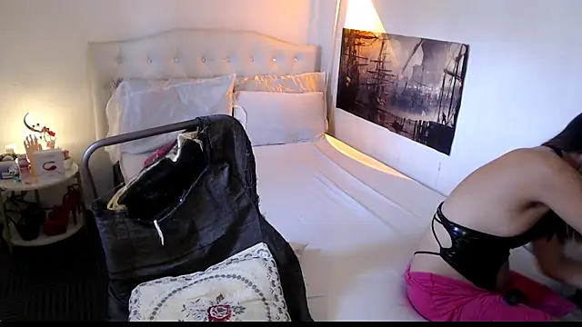 NinaDOM4CUM webcam